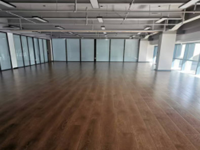 232㎡精装办公室出租｜拎包入驻｜近地铁/商圈｜可注册