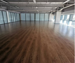 232㎡精装办公室出租｜拎包入驻｜近地铁/商圈｜可注册