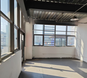 200平一楼商仓一体房｜通水电｜货车直达｜可注册公司｜免中介费